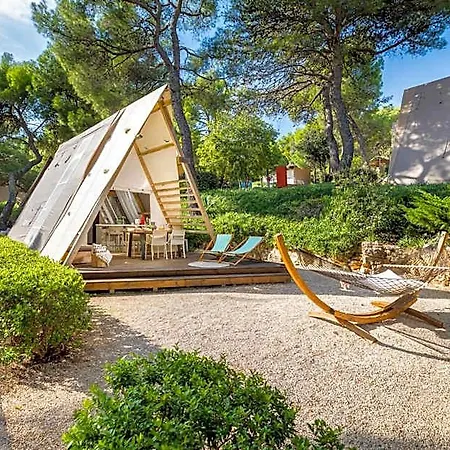 Arena One 99 Glamping