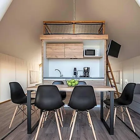 Arena One 99 Glamping Park za odmor 4*